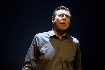 Helsingin Kaupunginteatteri - 
Palvelija - 
Kuvassa: Martti Suosalo - 
Kuva ©Tapio Vanhatalo