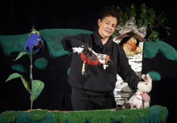 TEATTERI HEVOSENKENKÄ – Kani Untuvakerä –Kuva © Pekka Elomaa