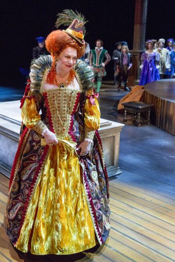 Helsingin Kaupunginteatteri – Rakastunut Shakespeare – Kuvassa Helena Haaranen – Kuva Tapio Vanhatalo