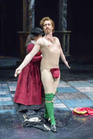 Helsingin Kaupunginteatteri – Rakastunut Shakespeare – Kuvassa Petrus Kähkönen – Kuva Tapio Vanhatalo