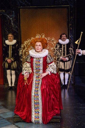 Helsingin Kaupunginteatteri – Rakastunut Shakespeare – Kuvassa Juha Jokela, Helena Haaranen ja Kai Lähdesmäki – Kuva Tapio Vanhatalo