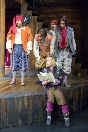Helsingin Kaupunginteatteri – Rakastunut Shakespeare – Kuvassa Jouko Klemettilä, Matti Rasila, Kai Lähdesmäki, Unto Nuora ja Luca Elshout – Kuva Tapio Vanhatalo