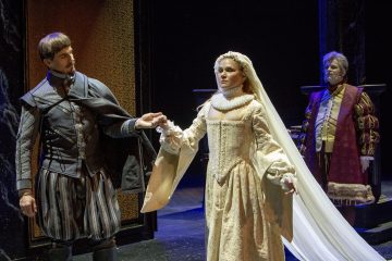Helsingin Kaupunginteatteri – Rakastunut Shakespeare – Kuvassa Mikko Vihma, Miila Virtanen, Matti Olavi Ranin – Kuva Tapio Vanhatalo
