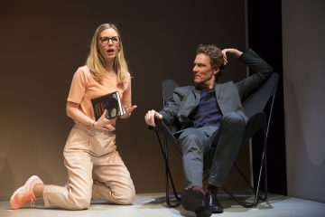 Lilla Teatern – Egenmäktigt förfarande - På bilden Linda Zilliacus och Johan Fagerudd - foto © Henrik Schütt