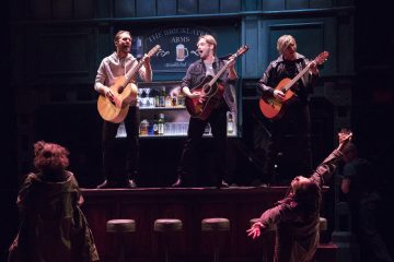 Helsingin Kaupunginteatteri – Kinky Boots – Kuvassa Tuukka Leppänen, Heikki Ranta, Jack Johansson – Kuva © Mirka Kleemola
