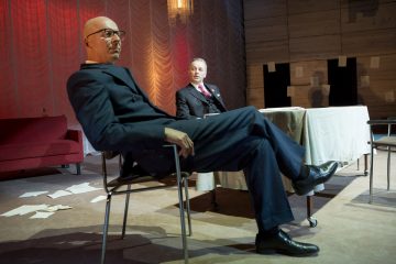 Helsingin Kaupunginteatteri – Kekkonen ja Kremlin tanssikoulu – Kuvassa: Eero Aho ja Rauno Ahonen – Kuva © Tapio Vanhatalo