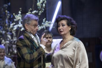 Helsingin Kaupunginteatteri – Kirsikkatarha – Kuvassa Kari Mattila ja Heidi Herala – Kuva Stefan Bremer