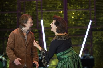 Helsingin Kaupunginteatteri – Kirsikkatarha – Kuvassa Tommi Eronen ja Heidi Herala – Kuva Stefan Bremer