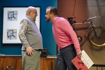 Ens lite lugn i huset – Lilla Teatern – På bilden Sixten Lundberg och Max Forsman – Foto Henrik Schütt