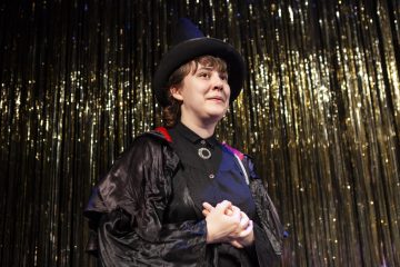 Lilla Teatern – En blick är en blick är en blick – På bilden Mathilda Kruse – Foto © Patrik Pesonius