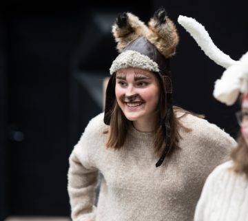 Helsingin Kaupunginteatteri – ShedHelsinki – Metsän joulu – Kuva © Luukas Salin / Rabbit Visuals