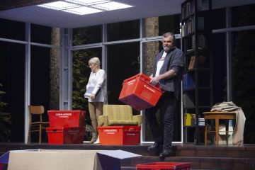 Helsingin Kaupunginteatteri – Vihainen leski – Kuvassa Riitta Havukainen ja Kai Lehtinen – Kuvaaja @ Harri Hinkka