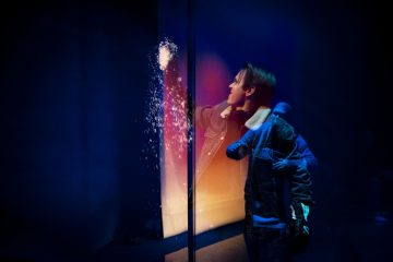 Lilla Teatern – Morfars Mauser – På bilden Markus Riuttu – Foto © Sanni Siira