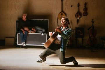 Lilla Teatern – Once – Kuvassa Pia Runnakko, Vilja Seivo ja Tuukka Leppänen – Kuva Otto-Ville Väätäinen
