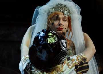 Helsingin Kaupunginteatteri – Lilla Teatern – Min fantastiska väninna – På bilden Alexander Wendelin – Foto Ilkka Saastamoinen
