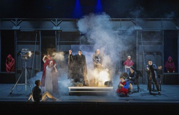 Helsingin Kaupunginteatteri – Fanny ja Alexander – Kuvassa Olavi Uusivirta, Anna-Maija Tuokko, Pekka Huotari, Rauno Ahonen, Elena Leeve, Leena Rapola, Sanna-June Hyde ja Aino Seppo – Kuva Otto-Ville Väätäinen