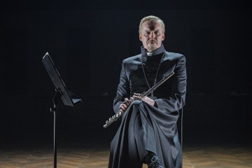Helsingin Kaupunginteatteri – Fanny ja Alexander – Kuvassa Eero Aho – Kuva Otto-Ville Väätäinen