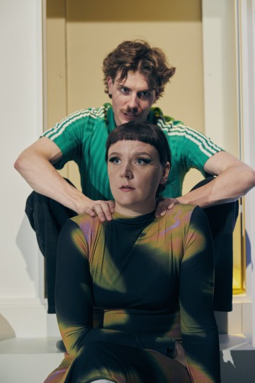 Lilla Teatern – Röda rummet – På bilden Mikko Kauppila, Minni Gråhn – Foto Ilkka Saastamoinen