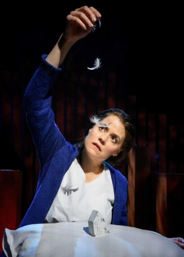 Lilla Teatern – Katrina – På bilden Emma Klingenberg – Foto Cata Portin