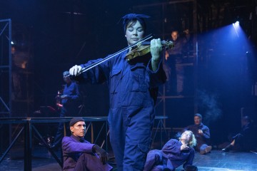 Lilla Teatern – Dancer in the Dark – På bilden Antti Timonen, Ulriikka Heikinheimo, Inka Tiitinen – Foto Heli Blåfield