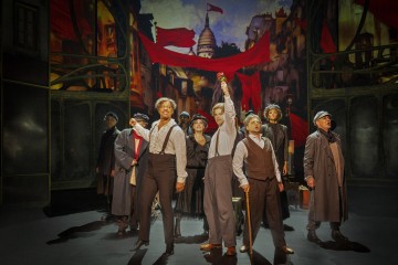 Helsingin Kaupunginteatteri – Moulin Rouge! Musikaali – kuvassa 	Matti Leino, Martti Manninen, Antti Lang - Kuva Otto-Ville Väätäinen