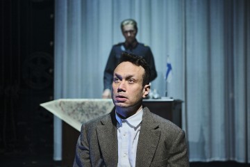Helsingin Kaupunginteatteri - Lilla Teatern - Skymning 41 - På bilden Elmer Bäck - Foto Kasper Dalkarl