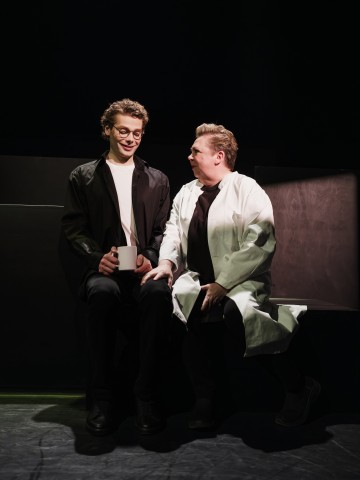Helsingin Kaupunginteatteri - Status quo - På bilden Alexander Wendelin, Pia Runnakko – Foto Kasper Dalkarl