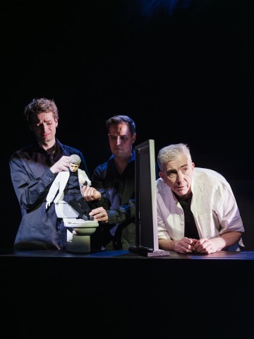 Helsingin Kaupunginteatteri - Status quo - På bilden Alexander Wendelin, Joachim Wigelius – Foto Kasper Dalkarl